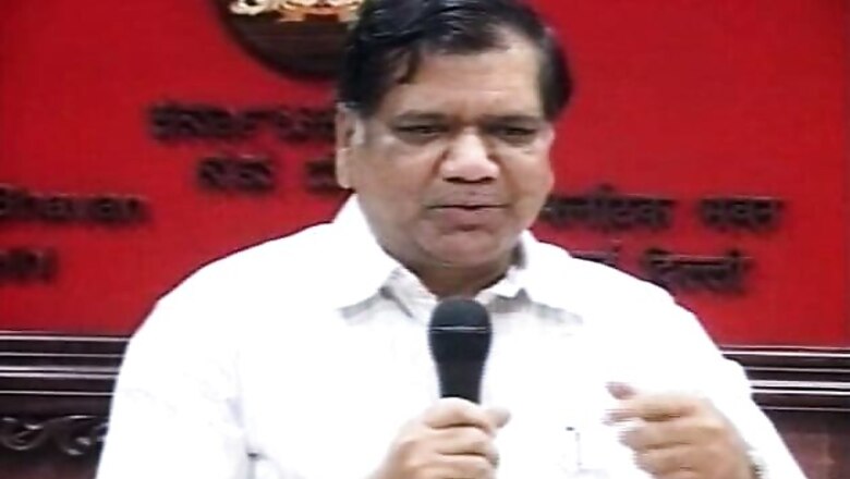 Karnataka MLAs snub CM, go on foreign tour