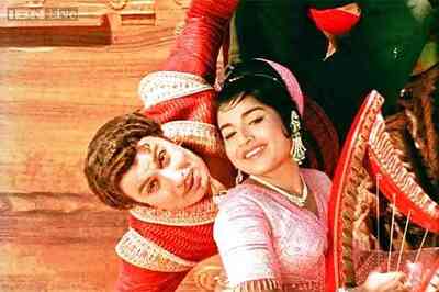 MGR, Jayalalitha starrer 'Aayirathil Oruvan' to re-released in theaters