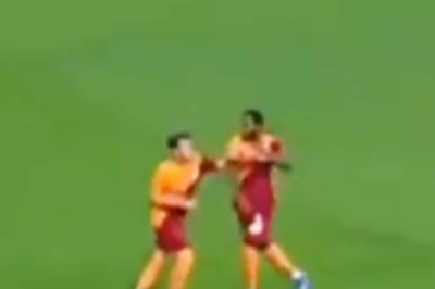 Super Lig: Galatasaray Defender Marcao Shown Red Card for Punching Teammate During Match