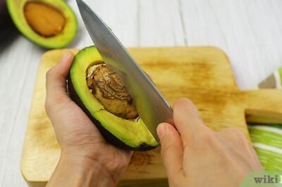 How to Make an Avocado Mask for Hair