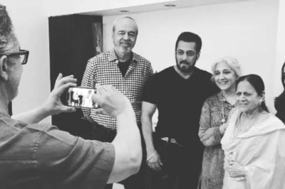 Aamir Khan Turns Photographer As Salman Khan Poses With Former's Family; Check Pic