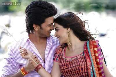 Riteish clocks 12 years in film industry