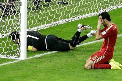 World Cup 2014: Red hot Chile knock out champions Spain in group stage