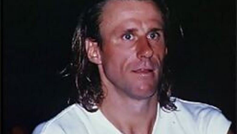 Borg not to sell Wimbledon trophies