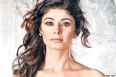 Pooja Batra back in action, Karan Mehra in Bhatt camp