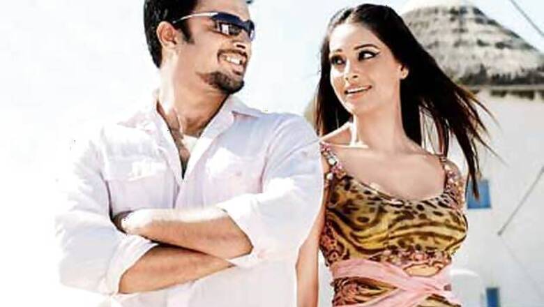 Bipasha's 'Jodi Breakers' in a legal soup
