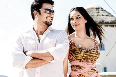 Bipasha's 'Jodi Breakers' in a legal soup