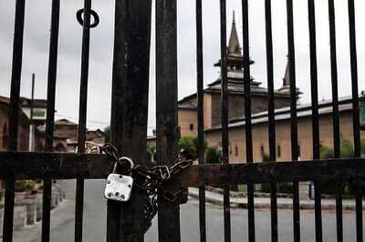 Friday Prayers Offered at Kashmir's Historic Jamia Masjid for First Time Since Centre's Article 370 Move