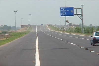 UP: Mishap on Yamuna Expressway, one dead