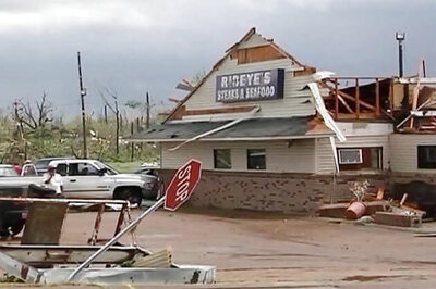 10 killed as tornado strikes US