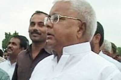EC serves notice on Lalu on model code violation