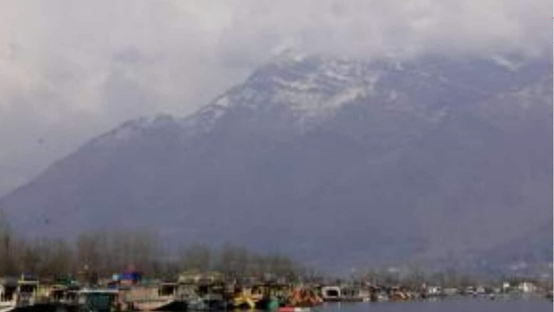 Incessant Rainfall Swells Up Rivers, Triggers Flash Floods in J&K; Srinagar-Jammu & Mughal Road Blocked Due to Landslides