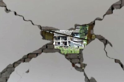 Night-time Quake in Philippines Kills at Least 15, Injures 90