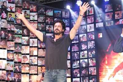 I wear stardom like T-shirt, not like Tuxedo: Shah Rukh Khan