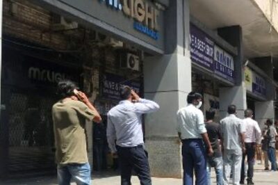 Under New Excise Policy, Delhi Govt Issues 400 Liquor Vend Licences to Private Players