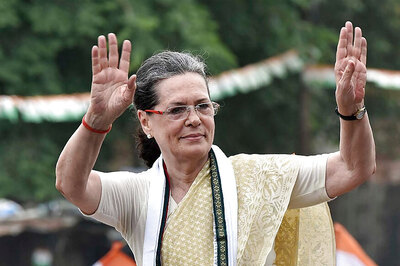 Sonia Invites All Opposition Party Leaders, Including Mamata, for Dinner on March 13