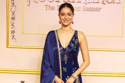 Ananya Panday Steals The Show In A Nature Inspired Velvet Kurta At Heeramandi Premiere