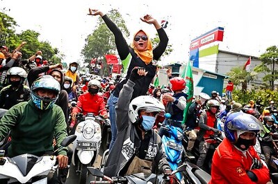 Indonesia Students, Workers Rally Against New Labor Law