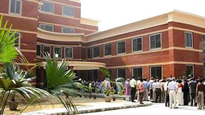 Choice Based Credit System issue won't affect admission process: Delhi University
