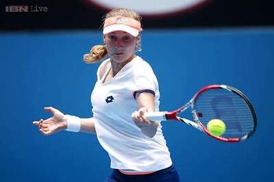 Makarova ousts Zvonareva in Pattaya Open