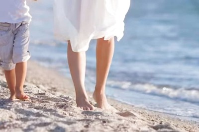 10-year-old Discovers Possible Dinosaur Footprints On UK Beach