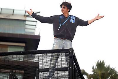 Shah Rukh Khan Keen on Making a 'Hit Kind' of Film