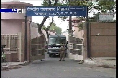 Delhi: Two inmates escape Tihar jail through a ditch