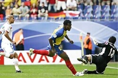FIFA WC: Ecuador cruise into 2nd rd