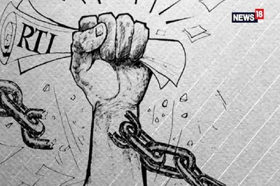 CIC Dismisses 141 RTI Pleas Filed by One Person Against Delhi LG's Office on Ground of 'Irrelevance'