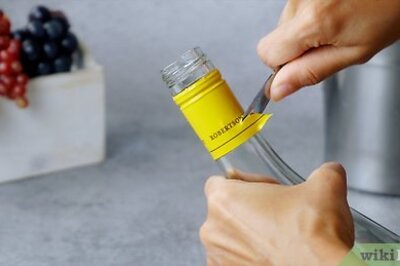 How to Reuse Screw Top Wine Bottles for Making Wine