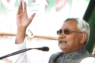 JD(U) follows wait and watch policy as Centre hints at wooing Nitish