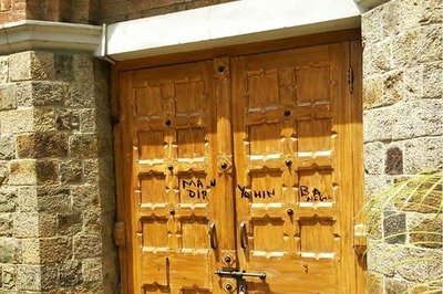 'Mandir Yahin Banega': Vandals Deface St Stephen's College Chapel