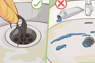 The Best Ways to Get Ready in a Public Restroom