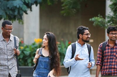 West Bengal Govt Admits Ukraine-Returned Students to Indian Colleges, Offers Jobs for Workers