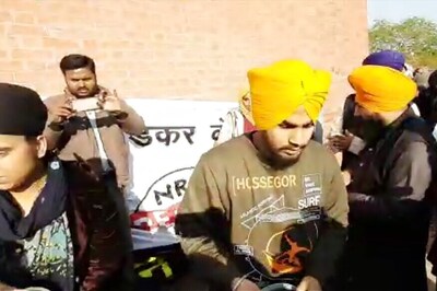 'Include Muslims too': Sikh Community Joins Womens' Protest Against New Citizenship Law in Lucknow