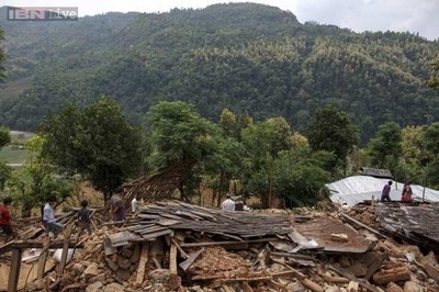 A week after earthquake, Nepal still needs tents and food