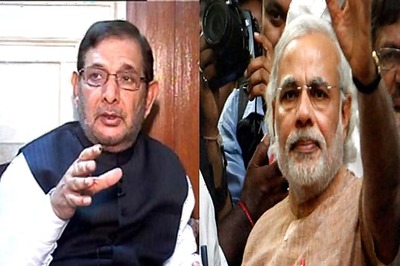 JD(U) President Sharad Yadav flays Narendra Modi for questioning EC