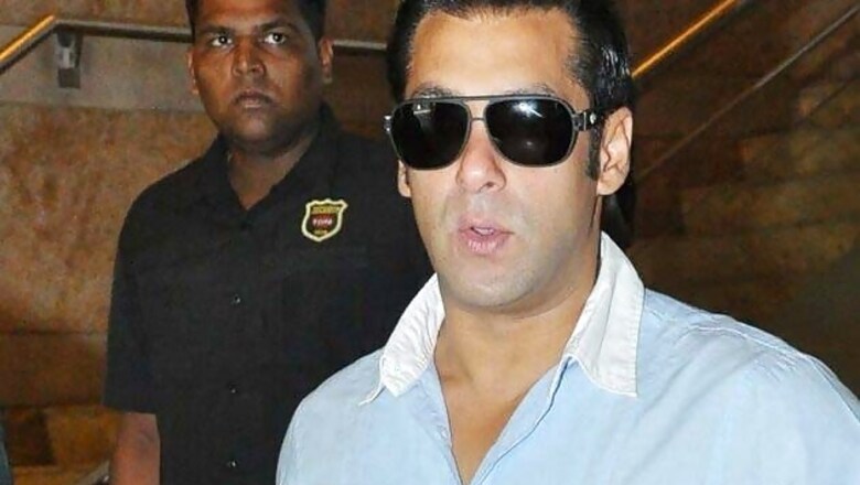 Biker bumps into Salman's van