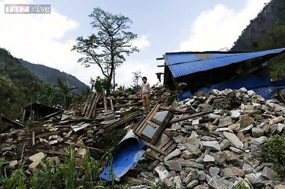 Woman pulled out from wreckage 128 hours after Nepal earthquake