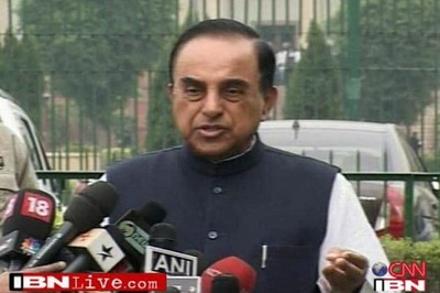 Swamy attacks Team Anna for not targeting Sonia