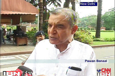 Ensure cleanliness, Bansal tells rail officials