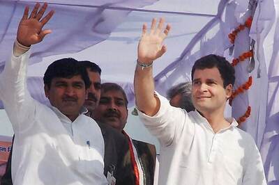 Give Cong 5 years to rule: Rahul to UP voters
