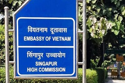 'National Embarrassment': Indians Upset After Singapore's Ambassador Points Out Spelling Error on Delhi Signage