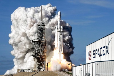 SpaceX's Global Internet Access Goal to Begin With 'Starlink' Demo Satellite Launch