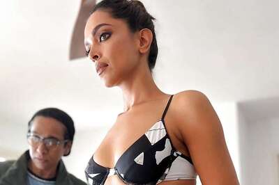 Hot! Deepika Padukone Flaunts Her Washboard Abs In A Monochrome Bikini, Check Photo
