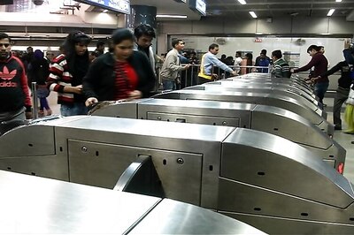 Delhi Metro Snag Adds to Woes of Commuters in Phase II of Odd-Even Scheme