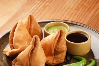 50 Years And Counting: This Iconic Snack Shop In UP Is A Big Hit Among Samosa Lovers