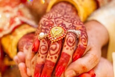 BuzzFix: Kissing Groom on Mandap to Dancing in Bidaai, Indian Brides 'Redefine' Desi Culture
