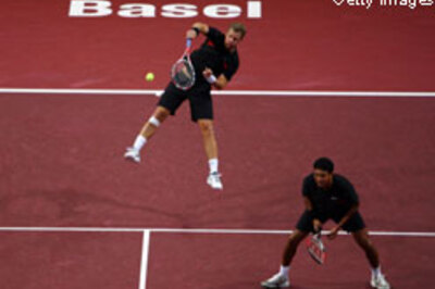 Bhupathi-Knowles enter Swiss Indoors final