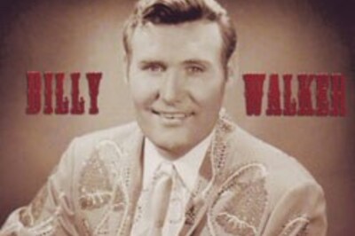 Singer Billy Walker killed in car crash